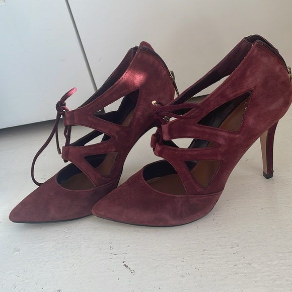 Selling gorgeous cranberry coloured Saks Fifth Avenue heels 7.5 - Picture 2 of 4